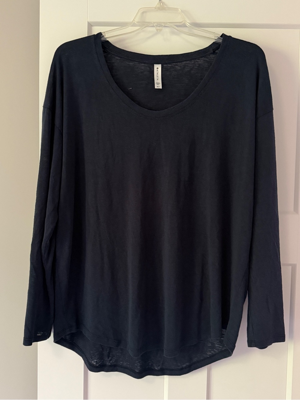 Athleta breezy long sleeved tee, navy